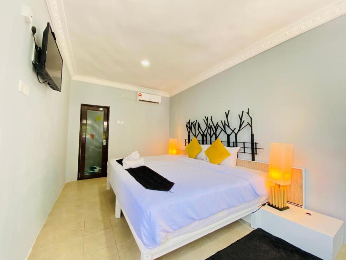 Fat Mermaid Guesthouse Pantai Cenang  Exterior photo